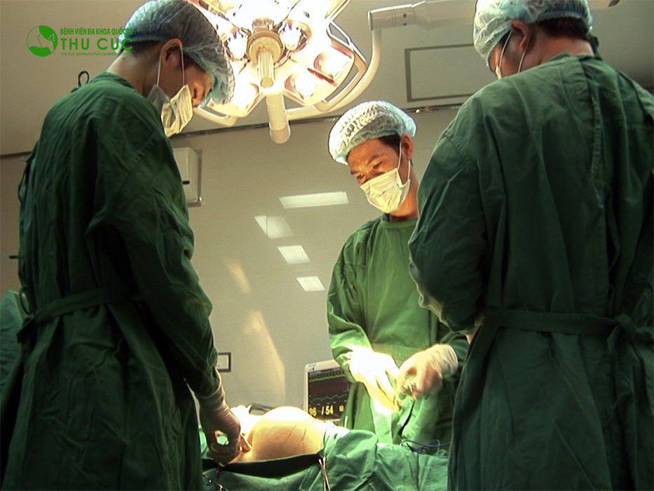 Phẫu thuật được tiến hành theo phương pháp nội soi tiên tiến, tăng cao mức độ an toàn và chất lượng dịch vụ