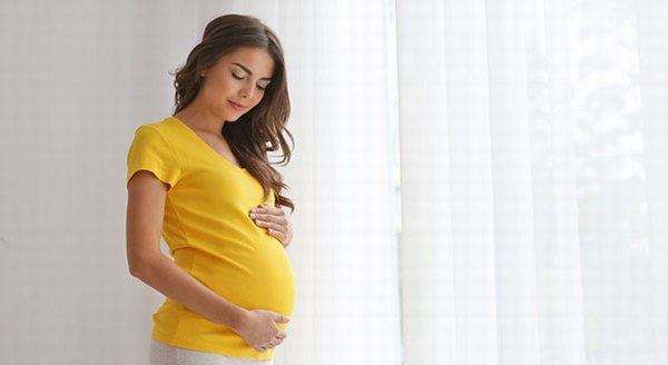 Phụ nữ đang mang thai không nên thực hiện nâng mũi