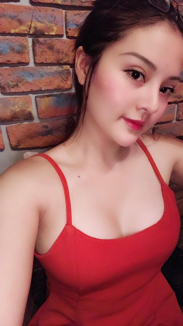 Hotgirl Kem xôi Trà My sở hữu vòng 1 đẹp không tì vết sau khi thực hiện nâng ngực ở Thu Cúc