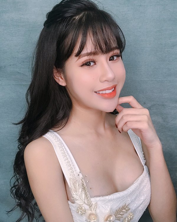 Sau khi nâng ngực khách hàng sẽ sở hữu vòng 1 mềm mại, tự nhiên như thật