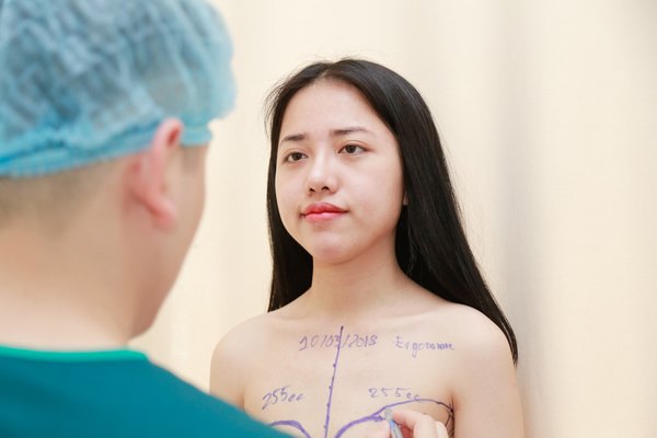Nâng ngực tại Thu Cúc sẽ không ảnh hưởng gì đến việc cho con bú