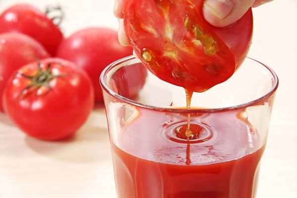 Vitamin C có trong cà chua giúp da sáng mịn