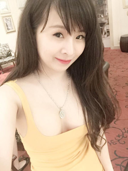9x-ngoc-thuy-nang-nguc-de-luon-quyen-ru-trong-mat-chong8