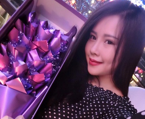 co-chu-hang-nail-so-huu-khuon-mat-xinh-xan-nhin-la-yeu4