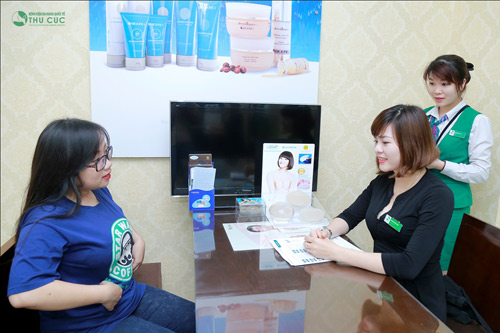 Dương được chuyên gia tư vấn về phương pháp giảm béo hiện đại bằng Vaser Lipo