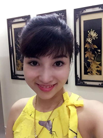 Dáng mũi cao, thon, hài hòa giúp các đường nét khác trên khuôn mặt nổi bật hơn. Nhìn thế này thì ai nghĩ chị Thảo đã đến “tuổi băm” chứ!