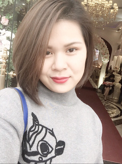 Vẻ ngoài ngày càng hoàn thiện của Ngân được bạn bè khen ngợi là “người đẹp không tuổi”.