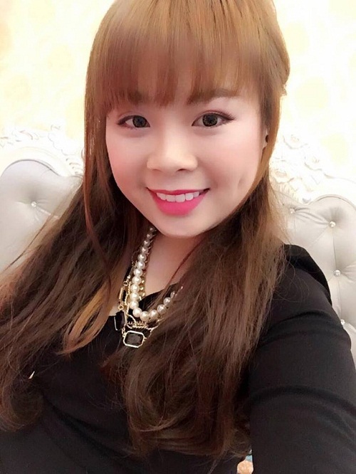 Tại Thu Cúc, bác sĩ nhẹ nhàng thực hiện thủ thuật kết dính giữa da và cơ má khi tạo má lúm, không đau, không lộ bất kỳ dấu vết thẩm mỹ nào.