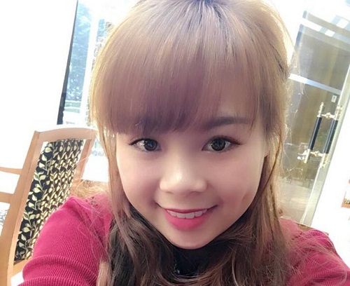 Đôi má lúm xinh xắn giúp nụ cười của Phương Dung ngọt ngào hơn.