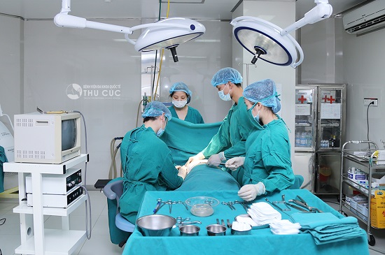 Phẫu thuật tiến hành an toàn với đội ngũ bác sĩ giỏi chuyên môn