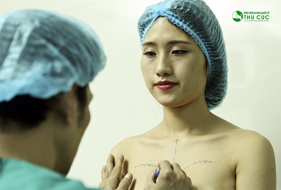 Nâng ngực nội soi là lựa chọn của nhiều khách hàng hiện nay để sở hữu đôi gò bồng căng tròn quyến rũ