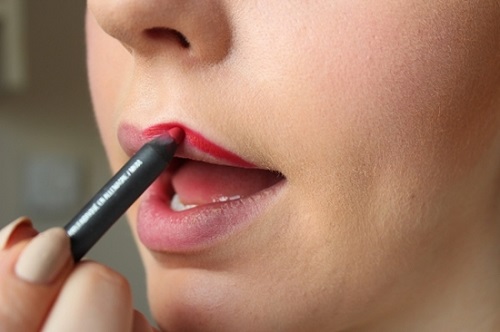 Make-up môi là cách làm đẹp được đa phần eva chọn lựa