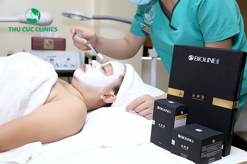 Chăm sóc da tại đây, khách hàng có thể an tâm bởi sản phẩm chiết xuất từ thiên nhiên, có khả năng thẩm thấu sâu, giúp cải thiện, duy trì một làn da tươi mới, căng tràn sức sống.