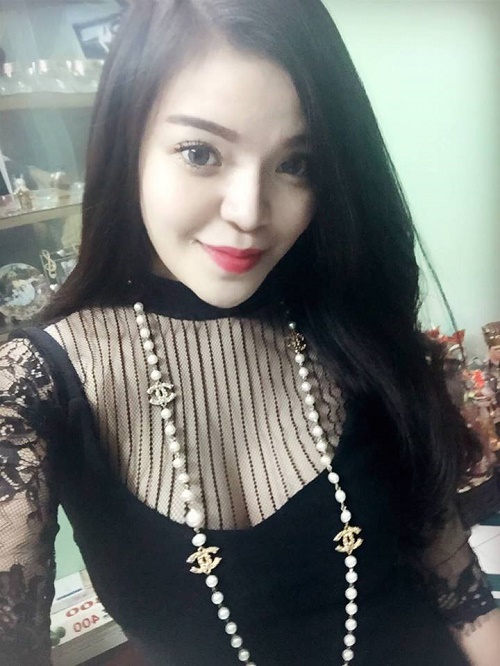 Cô chủ nhỏ cho hay: “Diện mạo mới không chỉ giúp mình thêm tự tin hơn về nhan sắc mà công việc kinh doanh online cũng thêm thuận lợi, khởi sắc”