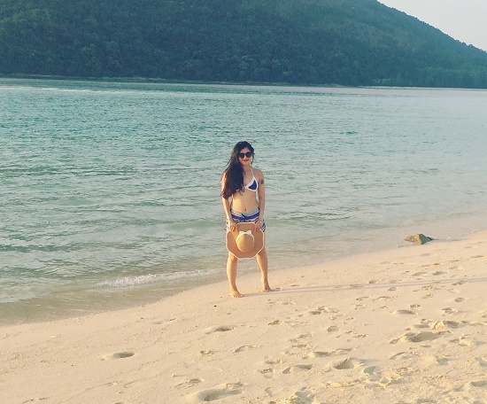 Hay tự tin khoe dáng với bikini trên biển.