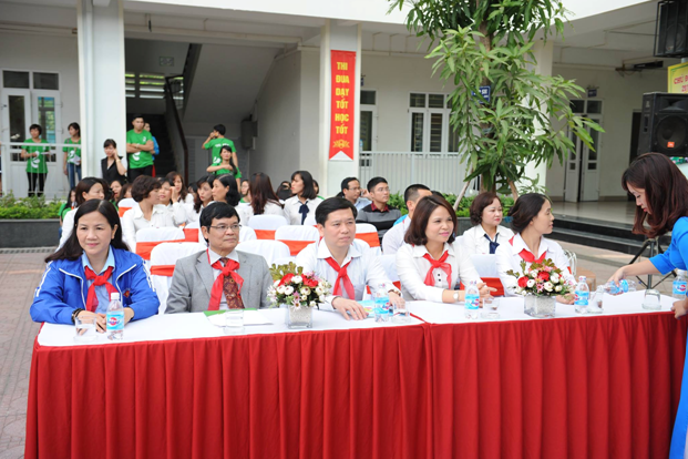Các đại biểu có mặt trong lễ phát động chương trình"An toàn cho con – Hạnh phúc cho cả gia đình".
