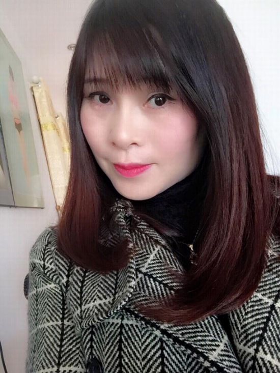 Chuyên viên make up Hồng Sang khoe dáng mũi sau 7 năm thẩm mỹ