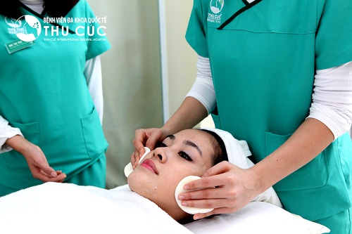 bôi dầu dừa lên mặt có bị mọc lông không