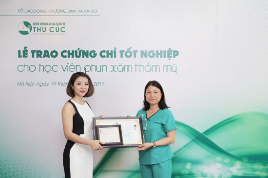 Với những kiến thức đã tích lũy được sau khóa học nâng cao tay nghề, chị Habeck Vũ Yến Hương đã tự tin quay lại Đức để tiếp tục đam mê tại cơ sở làm đẹp do mình làm chủ.