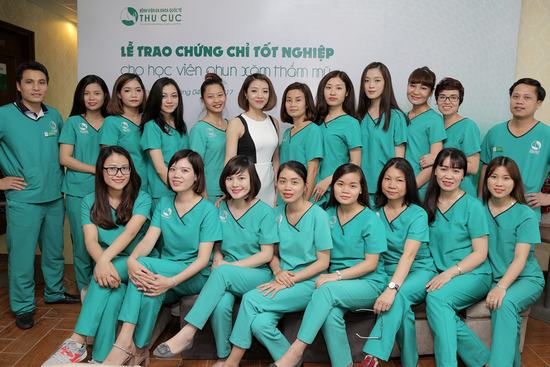 Có kiến thức, kĩ năng vững chắc cùng chứng chỉ có giá trị, học viên phun xăm thẩm mỹ Thu Cúc có thể tự tin với nhiều cơ hội nghề nghiệp đang đón chờ phía trước.
