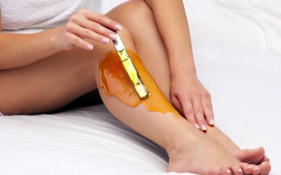 Đa số chị em thường sử dụng sáp mềm để tẩy lông.