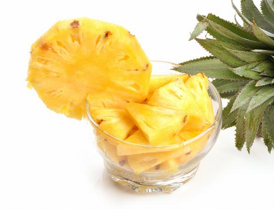 Dứa có vị chua, rất thân thiện với làn da.