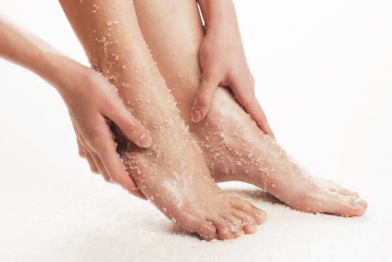 Vệ sinh da sạch sẽ trước khi triệt lông là điều thiết yếu cần làm trước khi triệt lông nhưng khá nhiều người lại bỏ qua bước này.