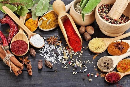 Kiêng ăn các thực phẩm có tính cay nóng, đồ tanh làm chậm quá trình hồi phục của mũi.