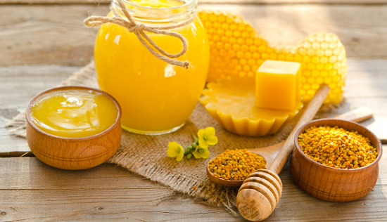 Sáp ong có nhiều công dụng như kháng khuẩn, chống nhiễm trùng, sưng tấy,... Trong đó có 1 tác dụng khác mà ít ai biết đến đó là triệt lông tại nhà.