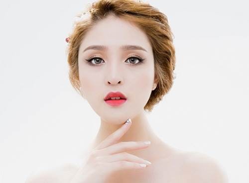 Phun môi thẩm mỹ là biện pháp giúp bạn có đôi môi quyến rũ, căng mọng dù ở bất kỳ đâu.