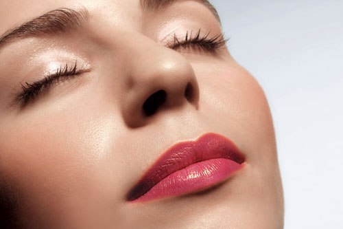 Thông thường, sau 1 tháng màu môi sau xăm mới ổn định.