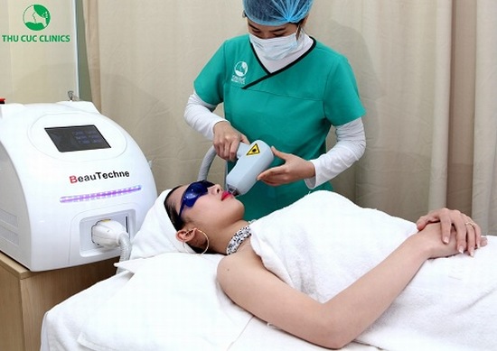 Tại Thu Cúc Sài Gòn, triệt lông mặt được thực hiện bằng phương pháp Laser Diode.