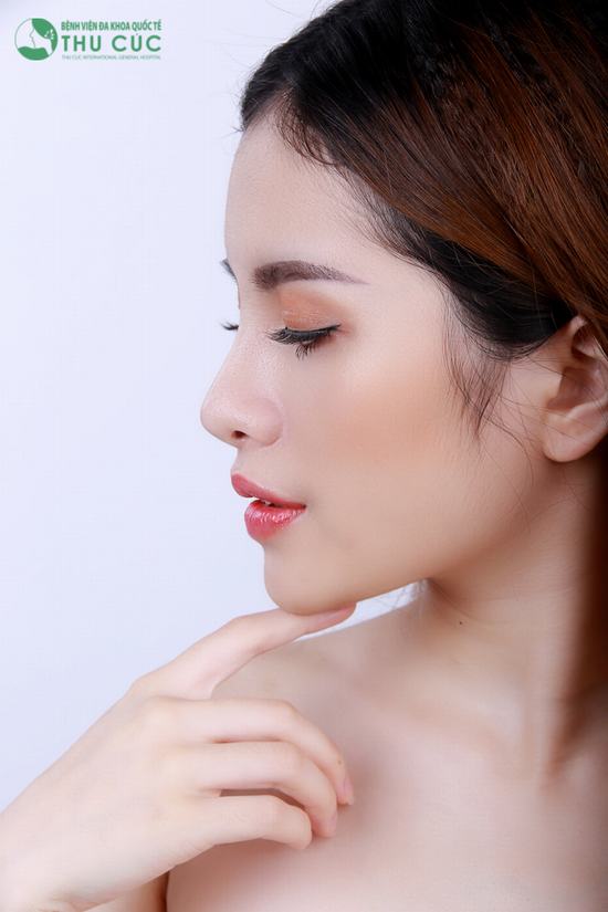 Bằng cách tái cấu trúc toàn bộ mũi, sau phẫu thuật chiếc mũi của bạn sẽ có độ dốc hoàn hảo từ đầu mũi đến chân mũi, sống mũi cao thanh tú, hài hòa và cân đối