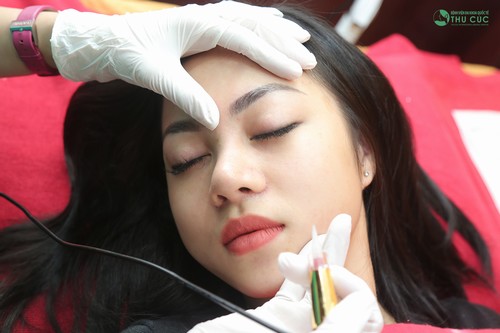 Thu Cúc cam kêt thực hiện đúng các bước an toàn trong phun thêu thẩm mỹ, giúp lông mày bạn tốn ít thời gian để hồi phục và ổn định sau khi phun thêu.