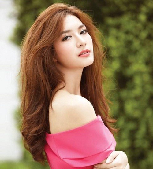 Phun thêu thẩm mỹ lông mày là "bí kíp" giúp nhiều chị em "tỏa sắc" ở mọi nơi.