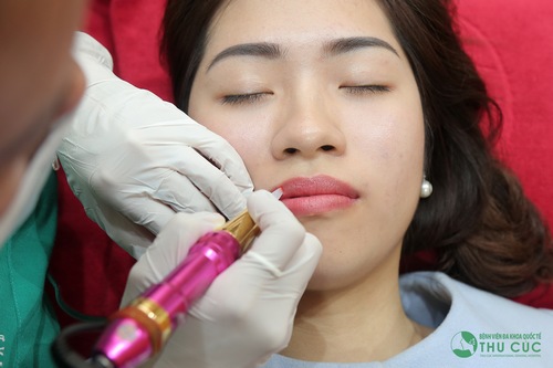 Phun xăm môi là hình thức làm đẹp được nhiều chị em yêu thích.
