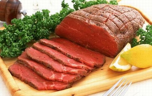 Trong thời gian đầu sau phun môi bạn không nên ăn thịt bò.