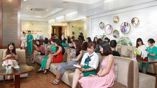 Thẩm mỹ Thu Cúc đang có những bước đi vững chắc trong việc xây dựng thương hiệu, uy tín ở lĩnh vực làm đẹp