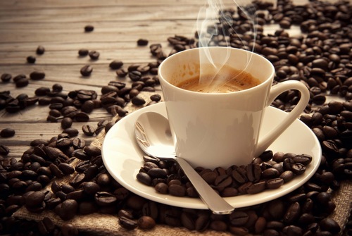 Không nên sử dụng cafe sau khi vừa phun xăm môi thẩm mỹ.