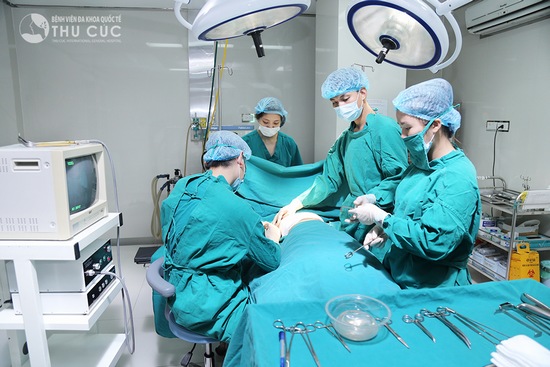 nâng ngực nội soi đường nách