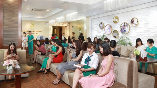 nâng ngực nội soi là gì