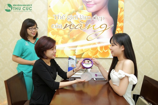 phẫu thuật nâng ngực nội soi giá bao nhiêu