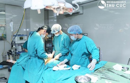 Nâng ngực chảy xệ bằng phương pháp nội soi là phương pháp hiện đại bậc nhất hiện nay