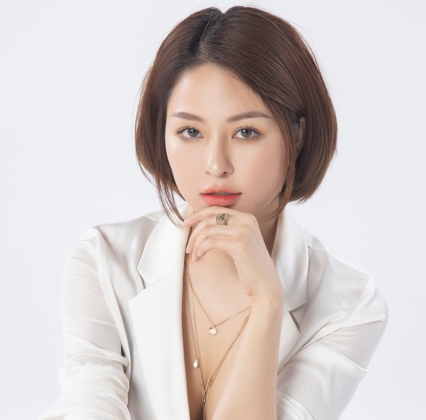 Đây là cơ hội lớn giúp khách hàng làm đẹp thả ga, không lo về giá và được tư vấn miễn phí cùng hotgirl Trâm Anh